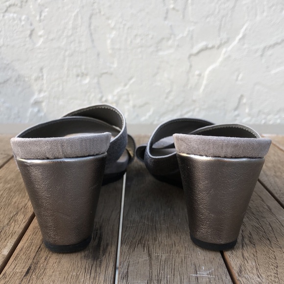 Like new! - BANDOLINO Be Flexible ‘Gamma’ Stretch Wedge Sandals - Picture 6 of 9